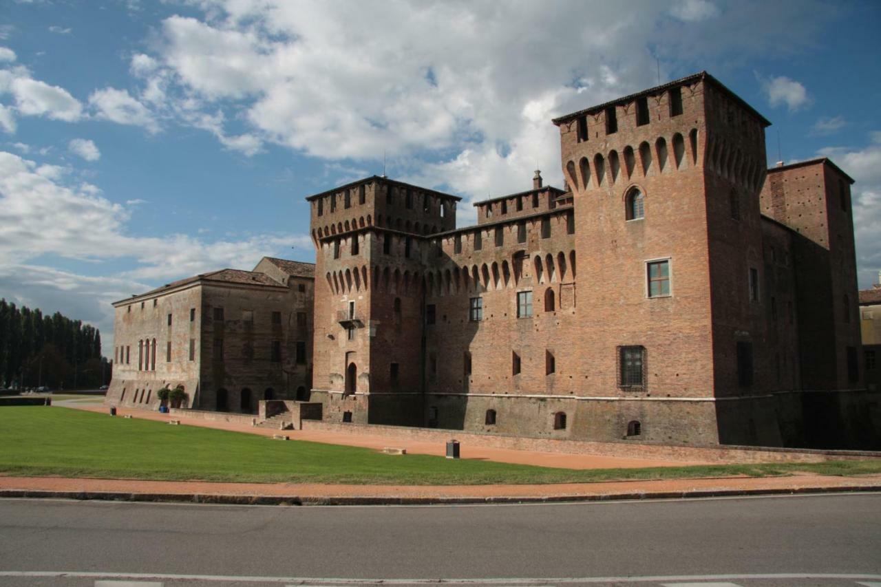 B&B Casa Dei Poeti Mantova Luaran gambar