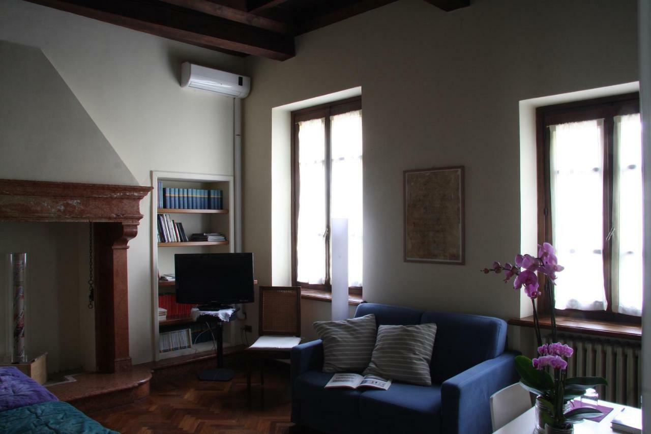 B&B Casa Dei Poeti Mantova Luaran gambar